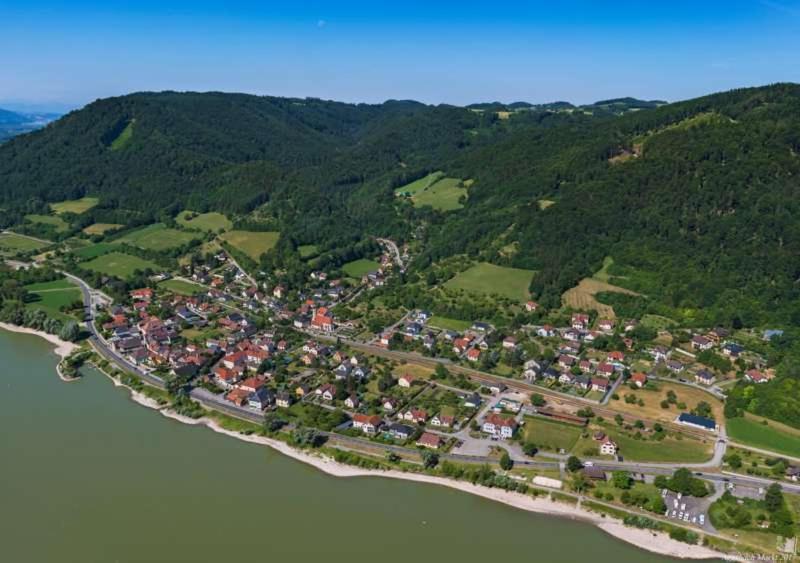 Zu Hause Am Bach Apartman Aggsbach Kültér fotó